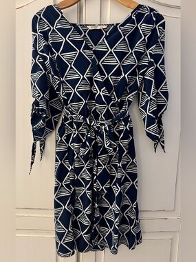 Old Navy Navy and White Geometric Wrap Dress with Tie Waist